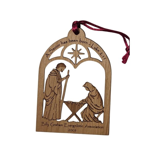 Billy Graham 2009 Nativity Ornament Wood Laser-Cut Holy Scene Christmas Collecti - Picture 1 of 6
